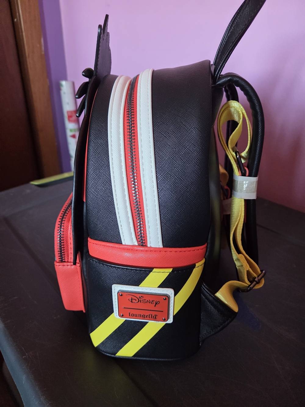 Loungefly Evil Queen Of Hearts Character Mini Backpack - Picture 2 of 3